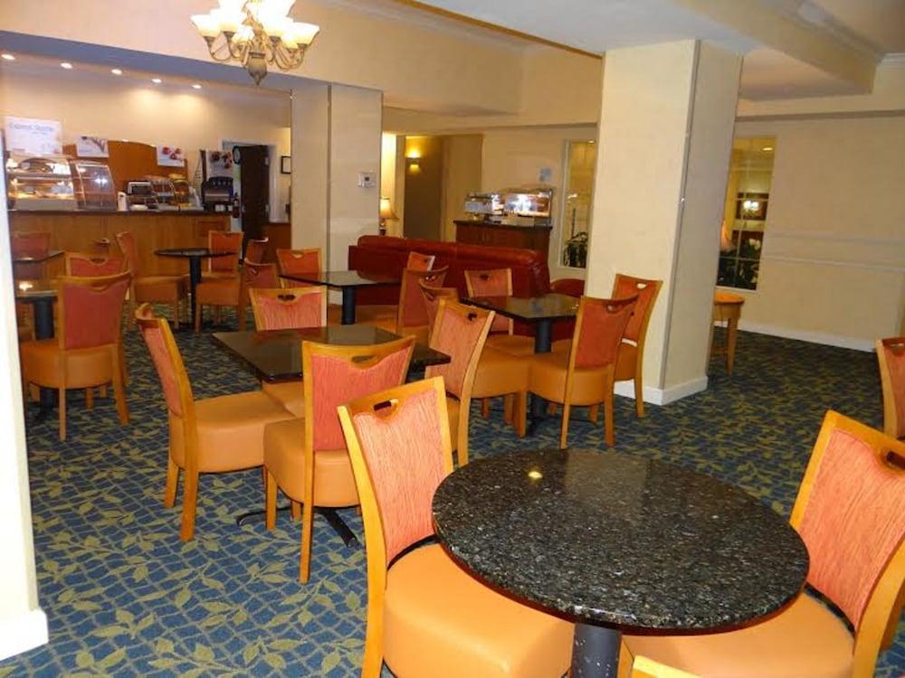 Holiday Inn Express Hotel & Suites Salisbury - Delmar By Ihg Εξωτερικό φωτογραφία