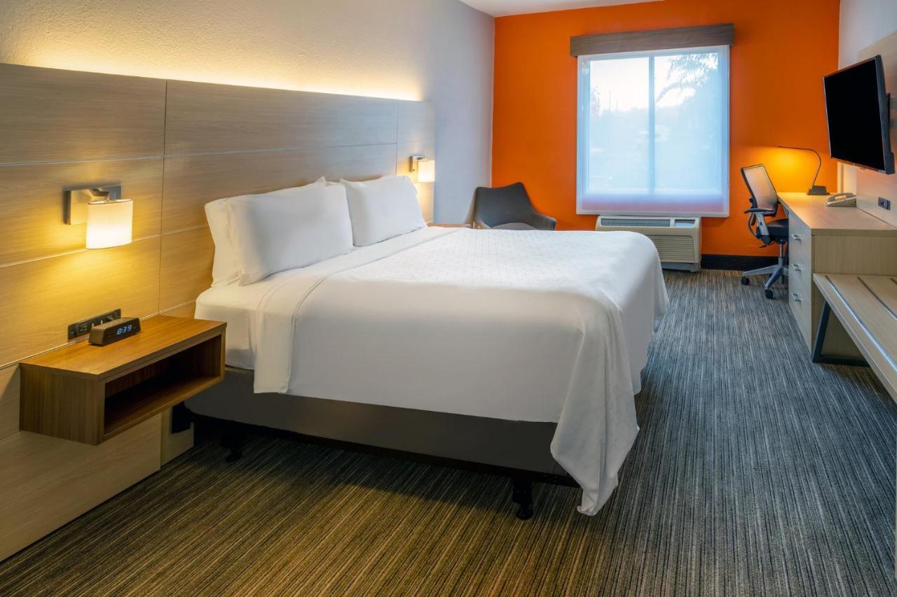 Holiday Inn Express Hotel & Suites Salisbury - Delmar By Ihg Εξωτερικό φωτογραφία