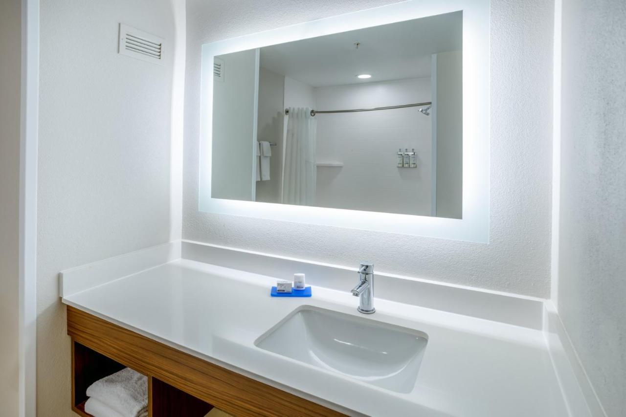 Holiday Inn Express Hotel & Suites Salisbury - Delmar By Ihg Εξωτερικό φωτογραφία